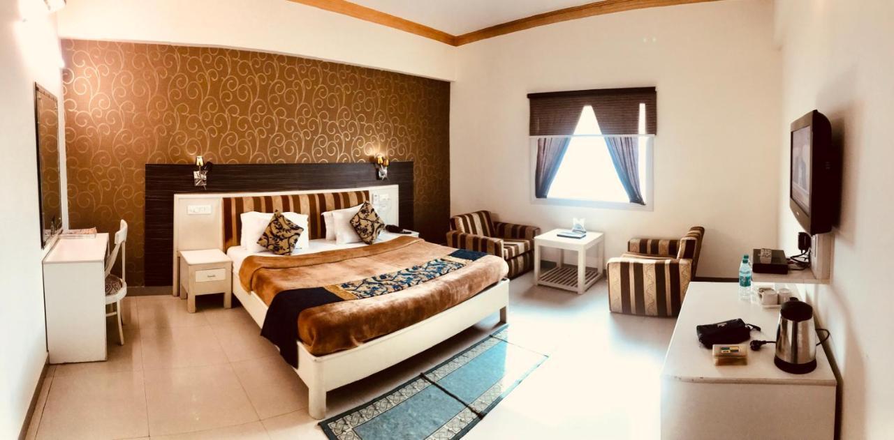Hotel Chevron Klassik Ludhiana Eksteriør billede